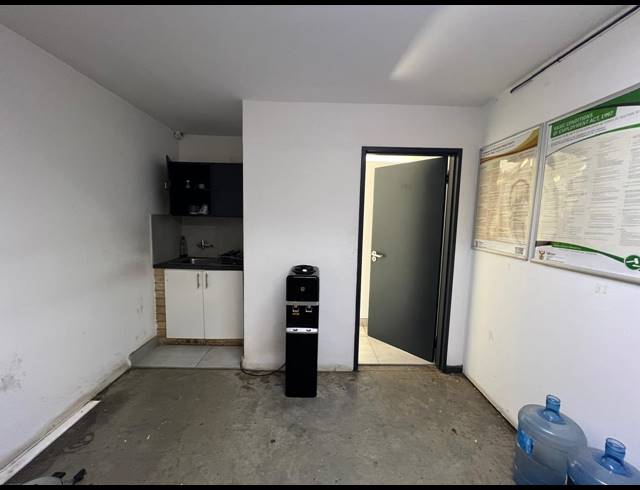 620M² WAREHOUSE TO LET IN LASER PARK